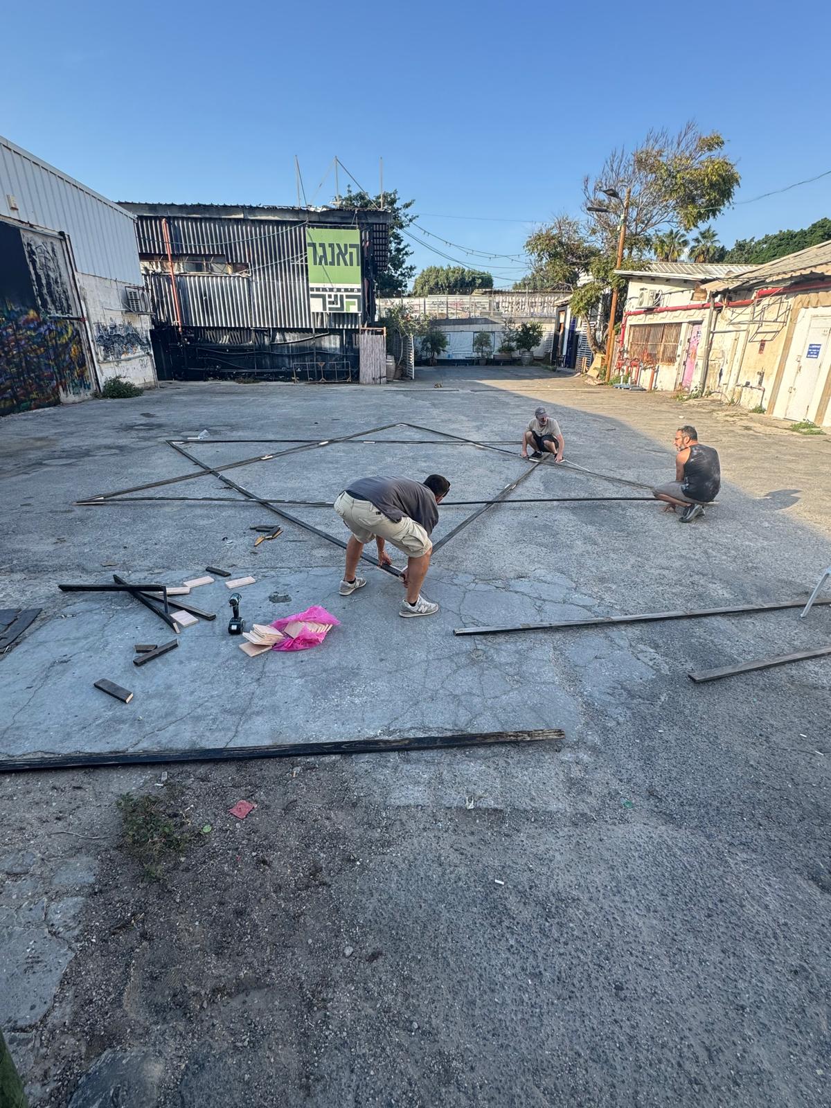 בנית המיצב4